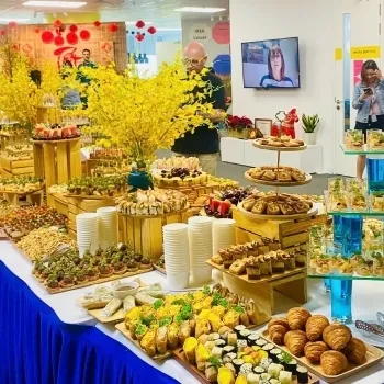 Đặt tiệc tất ni&ecirc;n