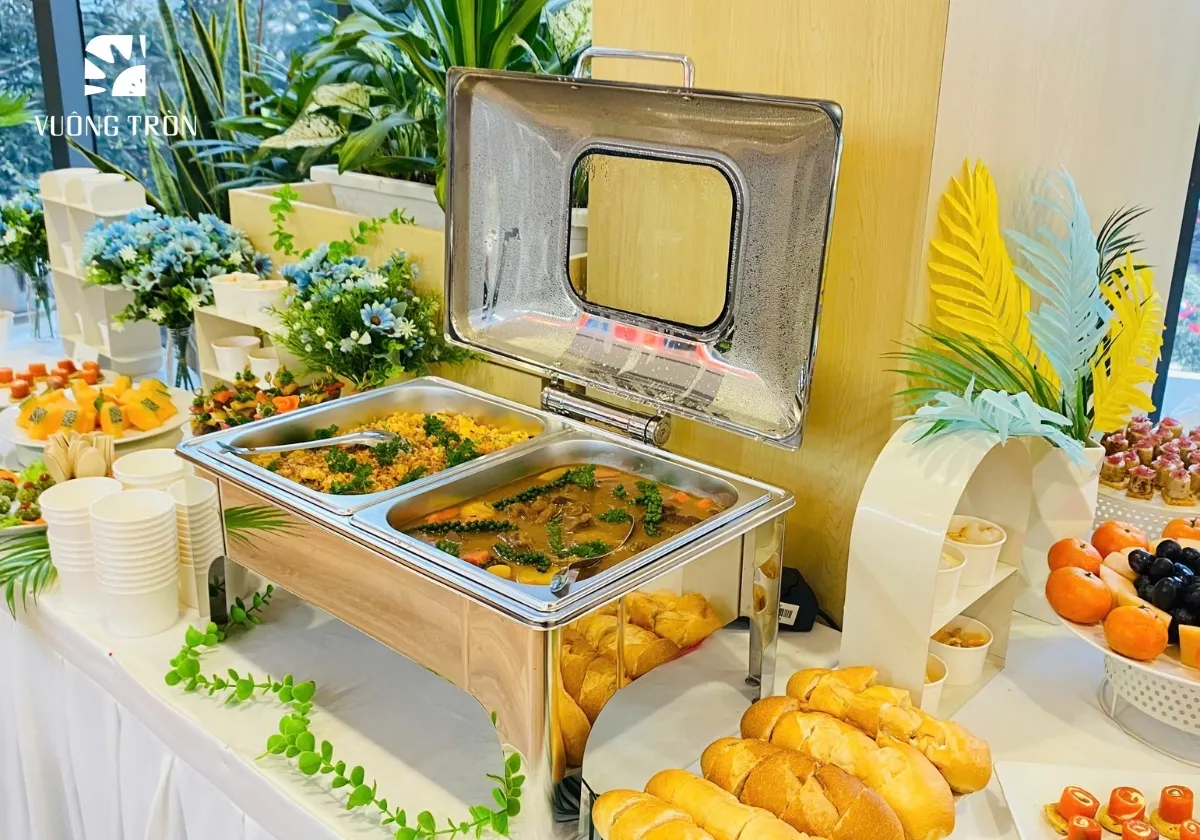 Dịch vụ buffet tận nơi trọn gói, setup chuyên nghiệp tại văn phòng