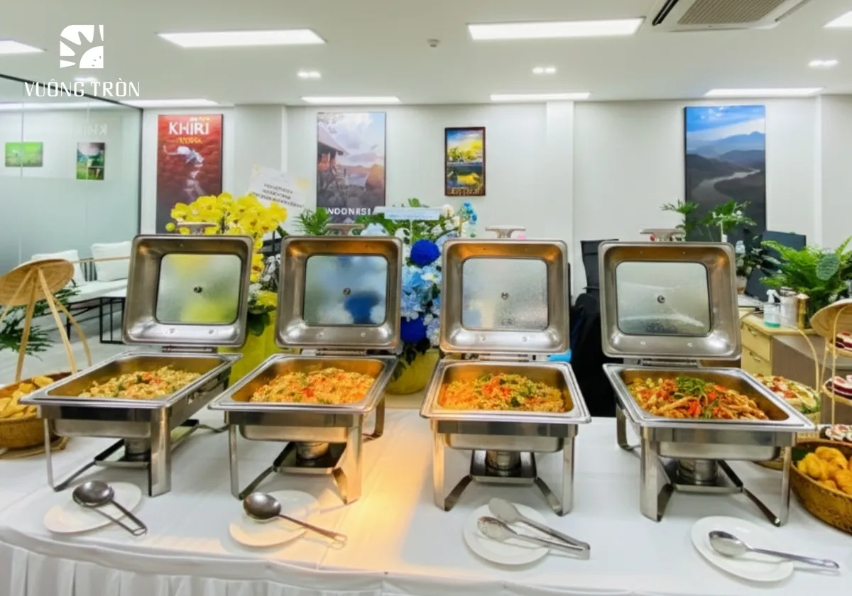 Tiệc buffet văn phòng tổ chức tại công ty