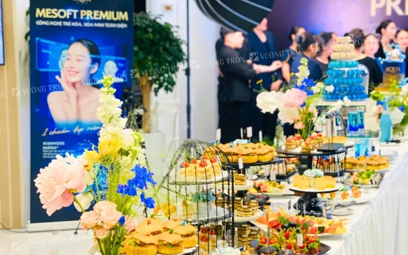 Cả xe kem lẫn bàn tiệc teabreak mini cho booth nhỏ hay quy mô lớn đều là công cụ tiếp thị đa giác quan (Sensory Marketing) hiệu quả