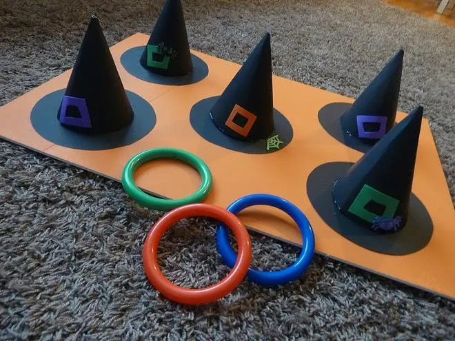 Trò chơi ném vòng phù thủy halloween