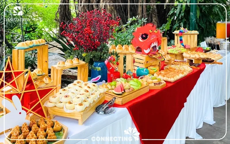 Bàn tiệc Trung Thu ngoài trời cho trẻ em