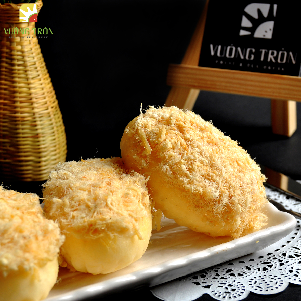 12 tiệm bánh mì chà bông phô mai tan chảy ngon nhất Sài Gòn