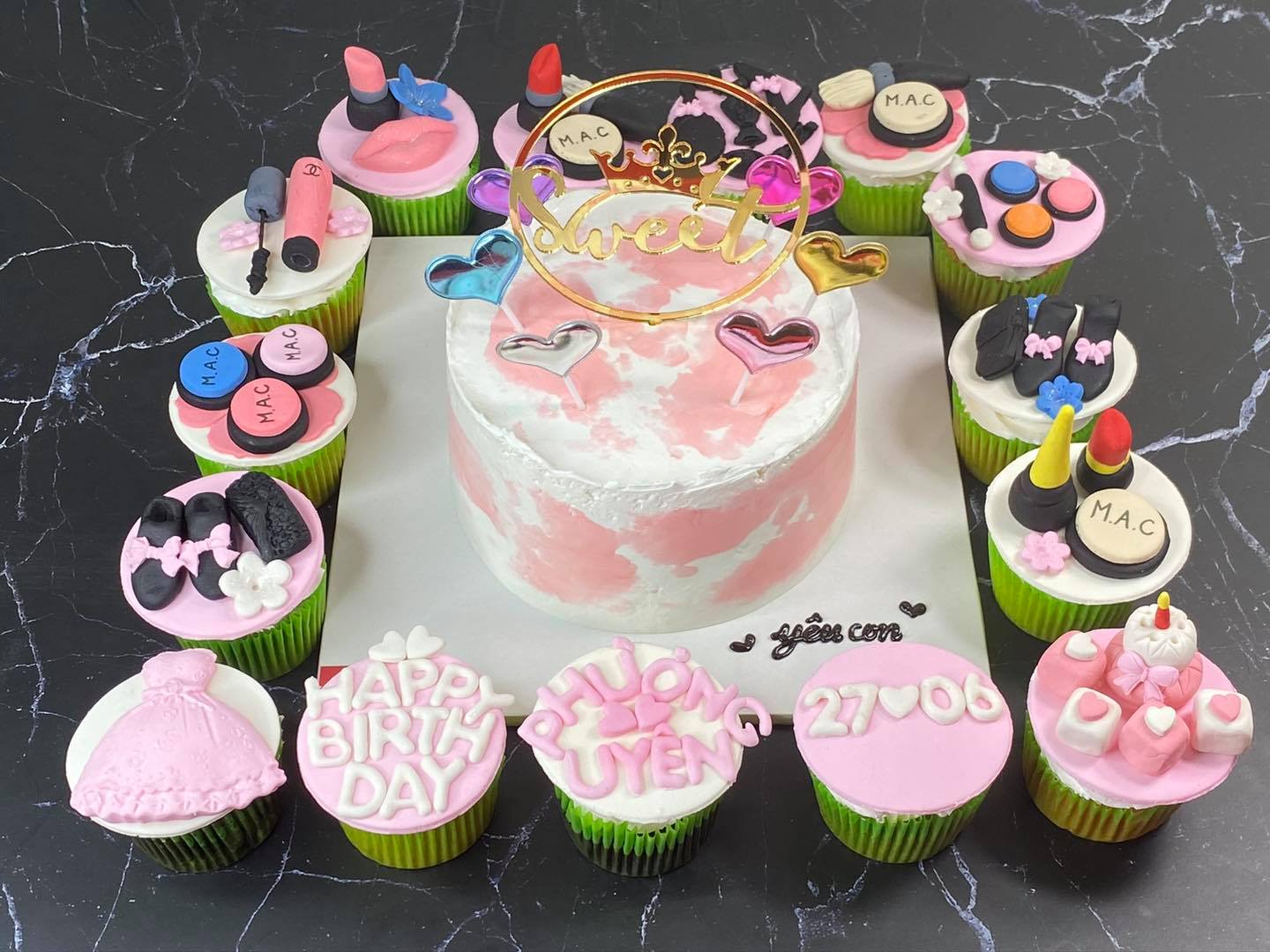 Bánh cupcake sinh nhật happy birthday ấn tượng xinh xắn 6099  Bánh Cupcake